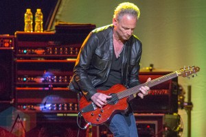 Lindsey Buckingham of Fleetwood Mac in Ottawa. (Photo: Scott Penner/Aesthetic Magazine Toronto)