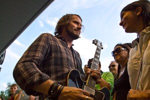 Brian Aubert of Silversun Pickups. (Photo: Bobby Singh @FOHPhoto)