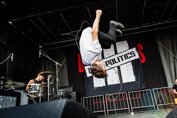 New Politics. (Photo: Dale Benvenuto/Aesthetic Magazine Toronto)