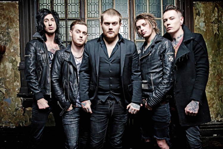 Asking Alexandria.