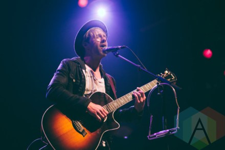 Jon Foreman at TWLOHA's Heavy And Light Los Angeles 2015. (Photo: Tim Sarell/Aesthetic Magazine Toronto)