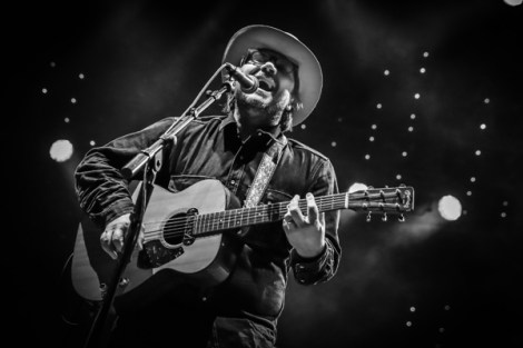 Jeff Tweedy of Wilco performing at CityFolk Festival 2015 at Lansdowne Park in Ottawa, ON on Sept. 20, 2015. (Photo: Mark Horton)