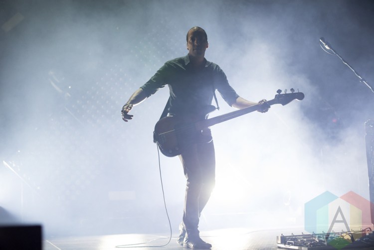 Joshua Winstead of Metric performing at the Doug Mitchell Thunderbird Sports Centre in Vancouver on April 1, 2016. (Photo: Carmin Edwards/Aesthetic Magazine)