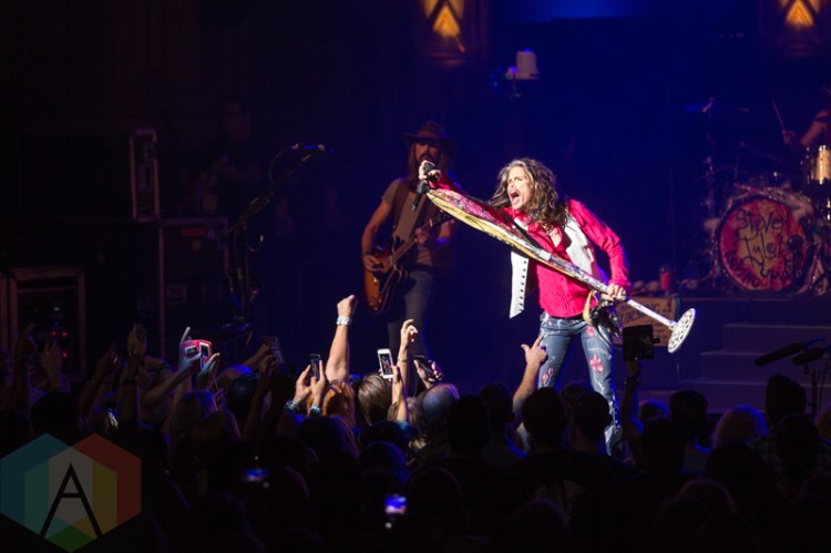 Steven Tyler performing at at the Orpheum Theatre in Vancouver on July 10, 2016. (Photo: Isaac Wray/Aesthetic Magazine)