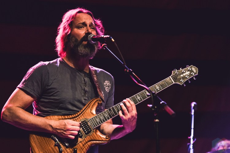 Chris Robinson Brotherhood performs at The National in Richmond, Virginia on November 15, 2016. (Photo: Joey Wharton/Aesthetic Magazine)