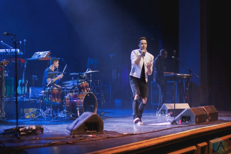 Dan Talevski performs at the Danforth Music Hall in Toronto on November 9, 2016. (Photo: Nicole Banda/Aesthetic Magazine)
