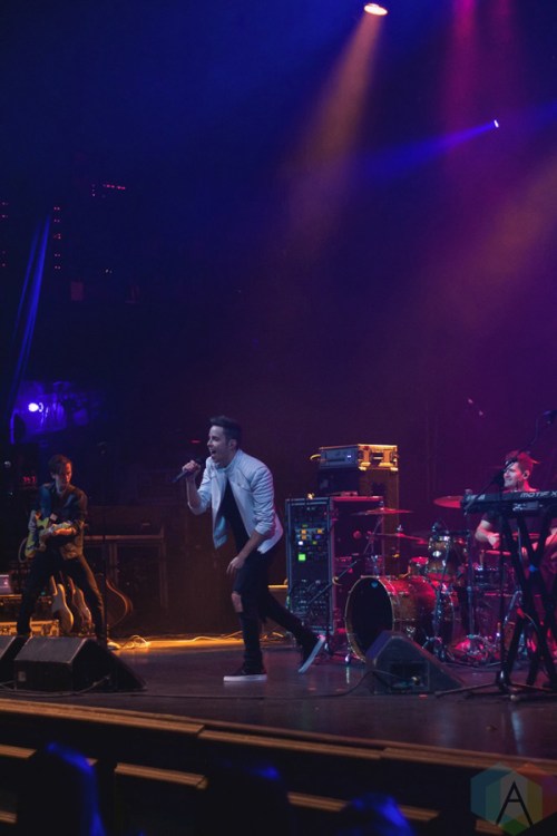 Dan Talevski performs at the Danforth Music Hall in Toronto on November 9, 2016. (Photo: Nicole Banda/Aesthetic Magazine)