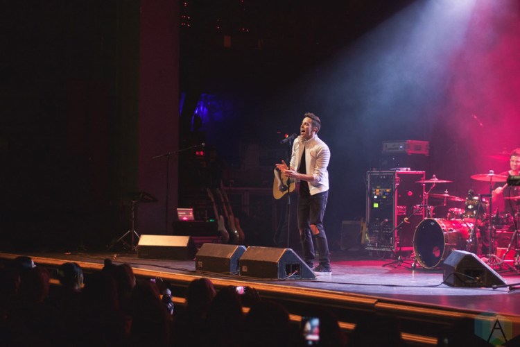 Dan Talevski performs at the Danforth Music Hall in Toronto on November 9, 2016. (Photo: Nicole Banda/Aesthetic Magazine)
