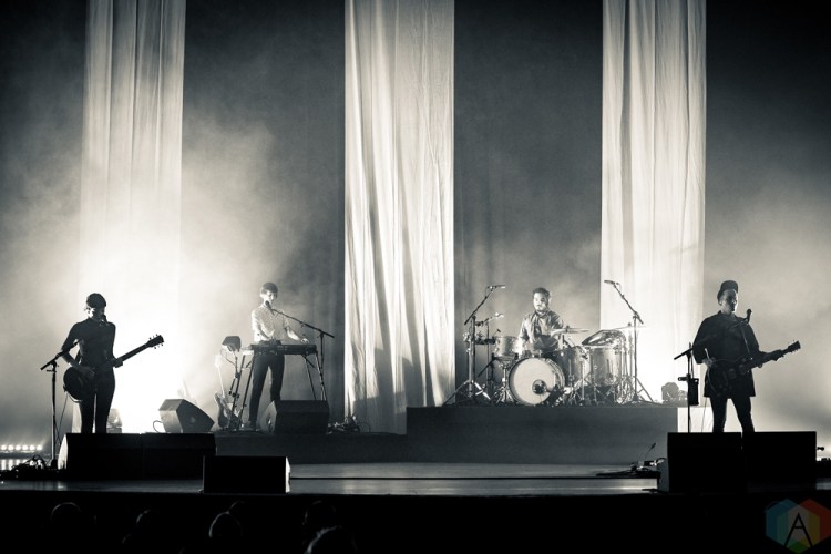 Daughter performs at Massey Hall in Toronto on November 16, 2016. (Photo: Brendan Albert/Aesthetic Magazine)