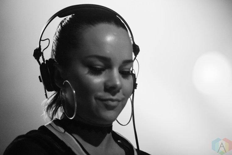 Dena Amy performs at the Phoenix Concert Theatre in Toronto on November 8, 2016. (Photo: Shahnoor Ijaz/Aesthetic Magazine)