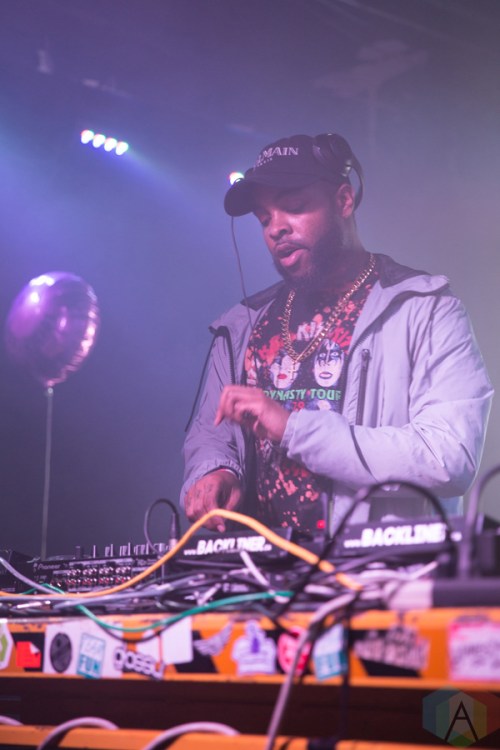DJ Sliink performs at The Hoxton in Toronto on November 5, 2016. (Photo: Brendan Albert/Aesthetic Magazine)