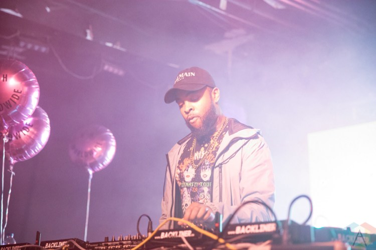 DJ Sliink performs at The Hoxton in Toronto on November 5, 2016. (Photo: Brendan Albert/Aesthetic Magazine)