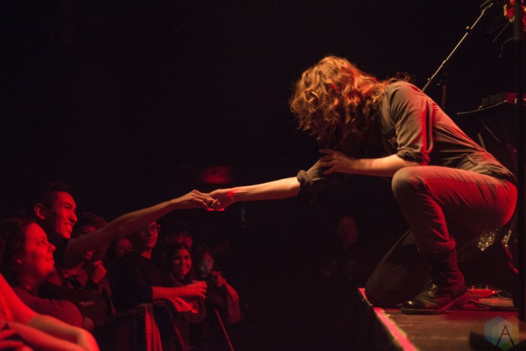 Grace Mitchell performs at the Phoenix Concert Theatre in Toronto on November 29, 2016. (Photo: Morgan Hotston/Aesthetic Magazine)