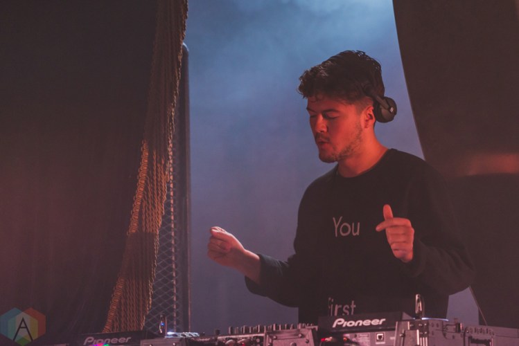 Jerry Folk performs at The Opera House in Toronto on November 3, 2016. (Photo: Adam Horton/Aesthetic Magazine)