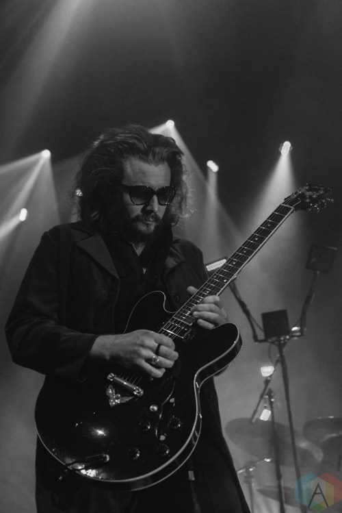 Jim James performs at Terminal 5 in New York City on November 20, 2016. (Photo: Tom Vogel/Aesthetic Magazine)