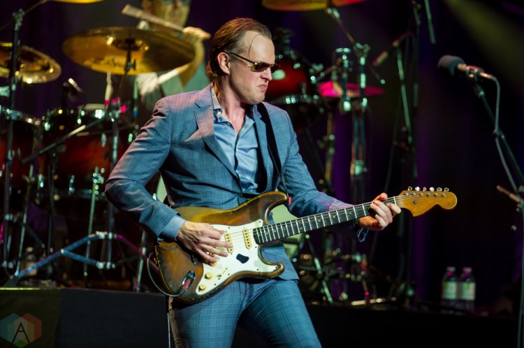 Joe Bonamassa performs at the Centre in the Square in Kitchener, ON on November 15, 2016. (Photo: Orest Dorosh/Aesthetic Magazine)