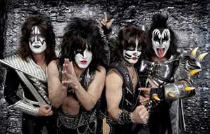 kiss-2016