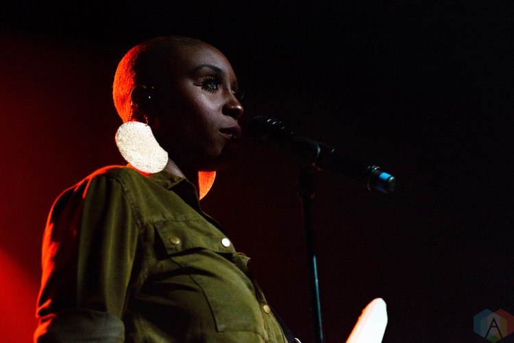 Laura Mvula performs at the Rescue Rooms in Nottingham, UK on November 17, 2016. (Photo: Gunnar Mallon/Aesthetic Magazine)