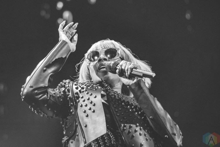 Mary J. Blige performs at the Air Canada Centre in Toronto on November 14, 2016. (Photo: Rick Clifford/Aesthetic Magazine)
