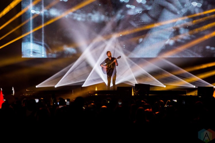 Niall Horan performs at iHeartRadio Jingle Ball North at the Air Canada Centre in Toronto on November 25, 2016. (Photo: Brandon Newfield/Aesthetic Magazine)