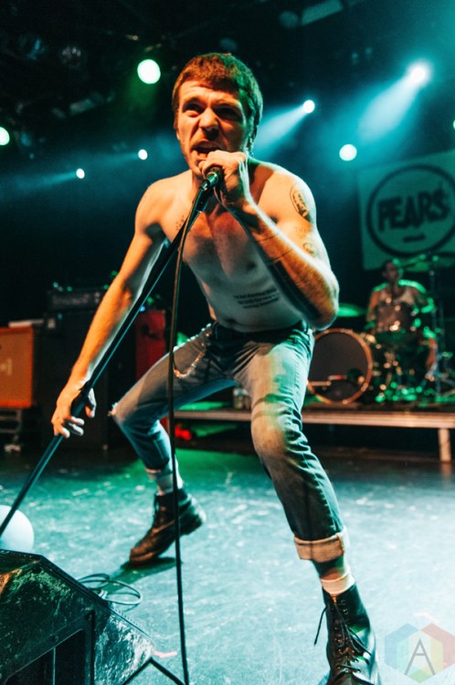 PEARS performs at The Commodore Ballroom in Vancouver on November 4, 2016. (Photo: Timothy Nguyen/Aesthetic Magazine)