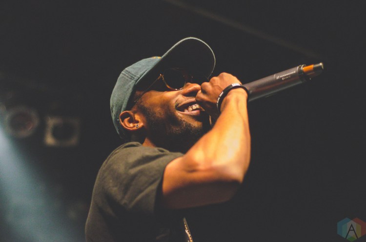 Rob Stone performs at the Phoenix Concert Theatre in Toronto on November 27, 2016. (Photo: Charito Yap/Aesthetic Magazine)