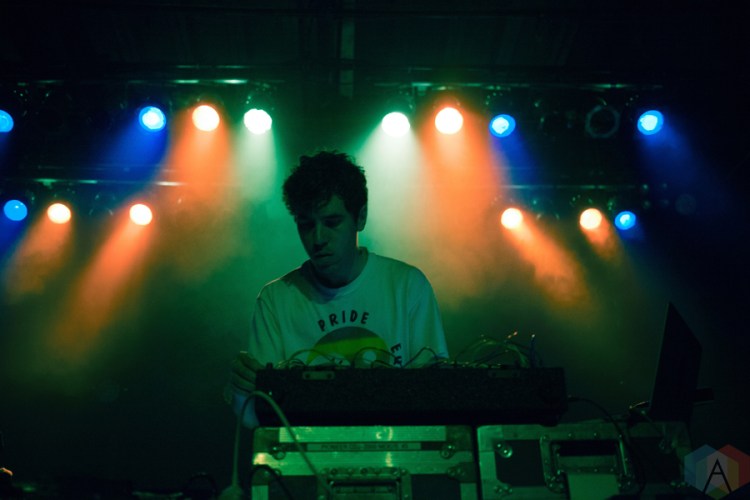Roland Tings performs at the Phoenix Concert Theatre in Toronto on November 8, 2016. (Photo: Shahnoor Ijaz/Aesthetic Magazine)