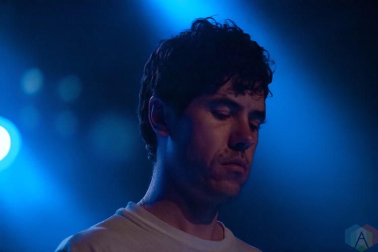 Roland Tings performs at the Phoenix Concert Theatre in Toronto on November 8, 2016. (Photo: Shahnoor Ijaz/Aesthetic Magazine)