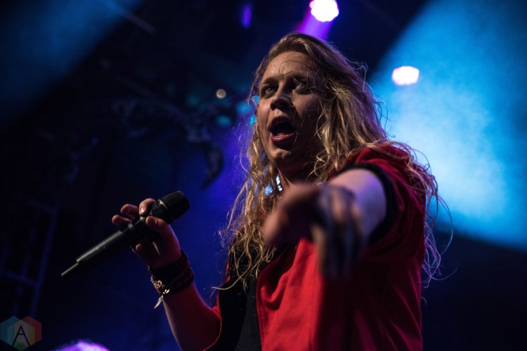 Shiraz Lane performs at the O2 Academy Islington in London, UK on November 20, 2016. (Photo: Rossi Ivanova/Aesthetic Magazine)