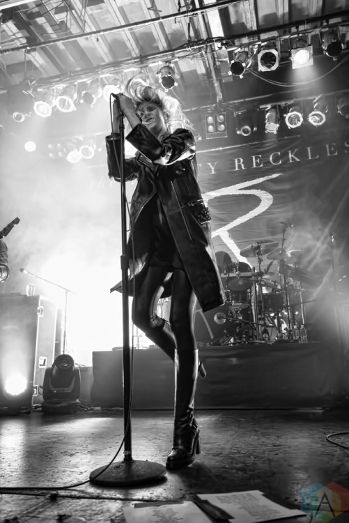 Taylor Momsen of The Pretty Reckless performs at the Phoenix Concert Theatre in Toronto on November 13, 2016. (Photo: Sue Sadzak/Aesthetic Magazine)