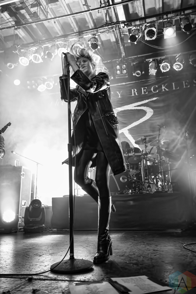 Taylor Momsen of The Pretty Reckless performs at the Phoenix Concert Theatre in Toronto on November 13, 2016. (Photo: Sue Sadzak/Aesthetic Magazine)