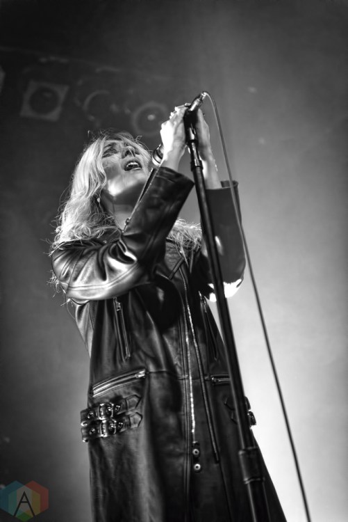 Taylor Momsen of The Pretty Reckless performs at the Phoenix Concert Theatre in Toronto on November 13, 2016. (Photo: Sue Sadzak/Aesthetic Magazine)