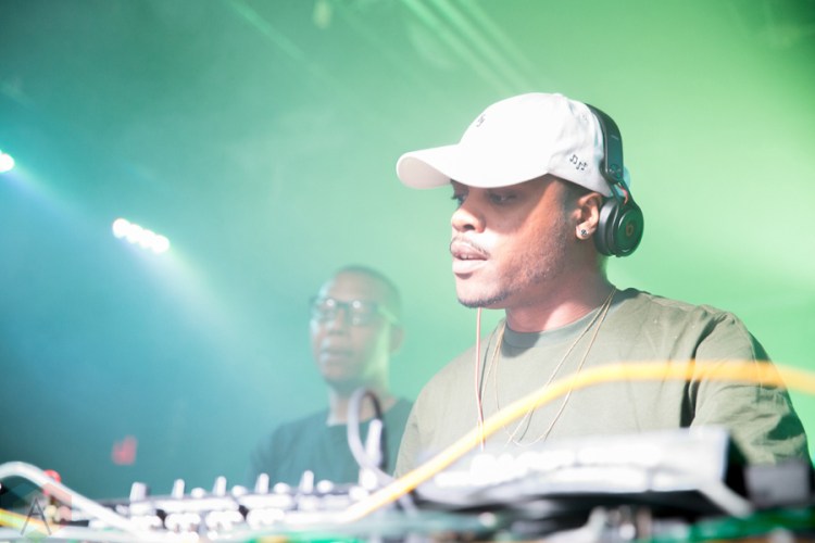 Vindata performs at The Hoxton in Toronto on November 5, 2016. (Photo: Brendan Albert/Aesthetic Magazine)