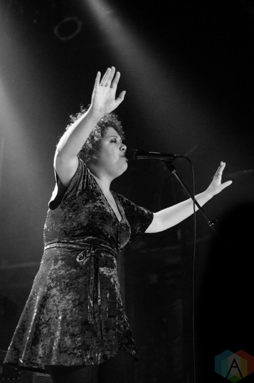 Weaves performs at The Mod Club in Toronto on November 3, 2016. (Photo: Janine Wong/Aesthetic Magazine)