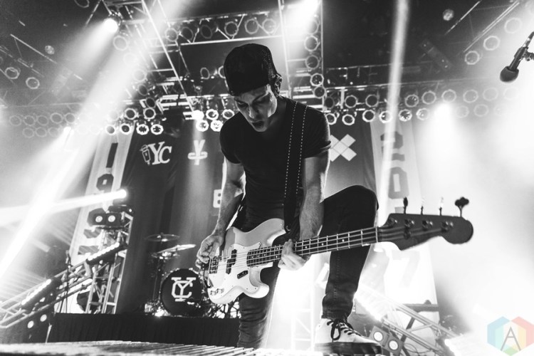 Yellowcard performs at the House of Blues in Chicago on November 3, 2016. (Photo: Katie Kuropas/Aesthetic Magazine)