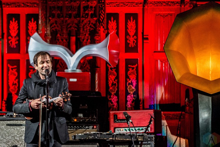 Andrew Bird performs at the Fourth Presbyterian Church in Chicago on December 14, 2016. (Photo: Brigid Gallagher/Aesthetic Magazine)