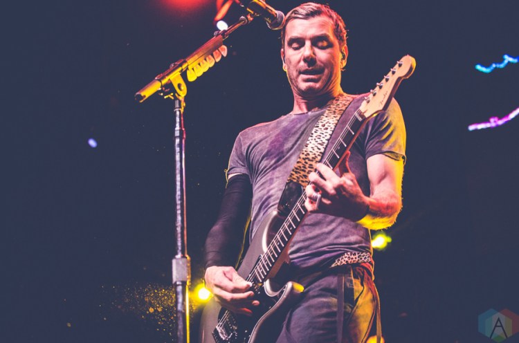 Bush performs at the Wellmont Theater in Montclair, New Jersey on December 29, 2016. (Photo: Saidy Lopez/Aesthetic Magazine)