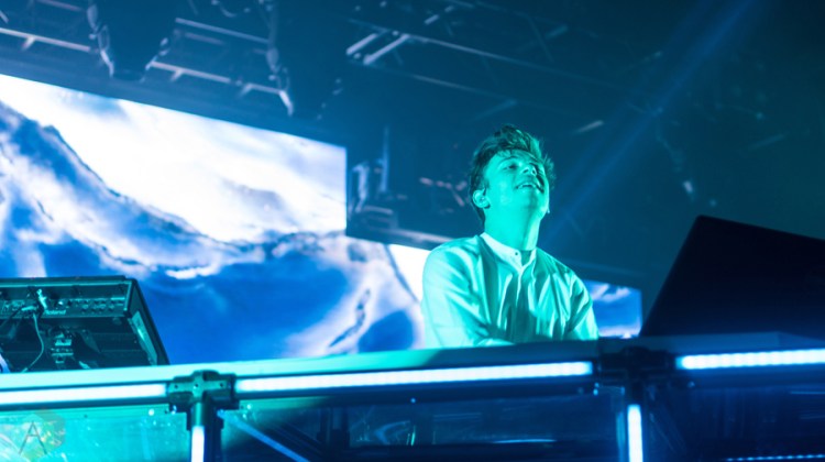 Flume performs at Reaction NYE at the Donald E. Stephenson Convention Center in Rosemont, IL on December 30, 2016. (Photo: Taylor Ohryn/Aesthetic Magazine)