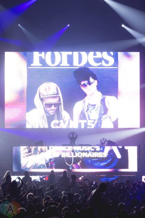 Gareth Emery performs at the Contact Winter Music Festival at BC Place in Vancouver on December 26, 2016. (Photo: Isaac Wray/Aesthetic Magazine)