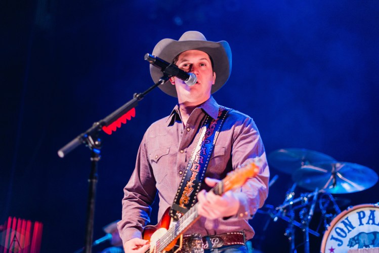 Jon Pardi performs at the Fillmore in Detroit on December 8, 2016. (Photo: Jennifer Boris/Aesthetic Magazine)