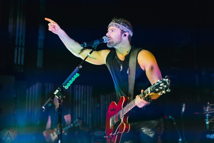 Kip Moore performs at the Fillmore in Detroit on December 8, 2016. (Photo: Jennifer Boris/Aesthetic Magazine)