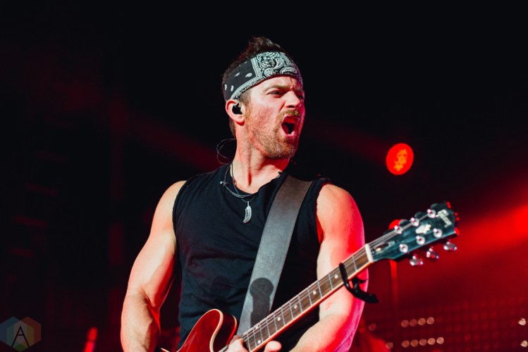 Kip Moore performs at the Fillmore in Detroit on December 8, 2016. (Photo: Jennifer Boris/Aesthetic Magazine)
