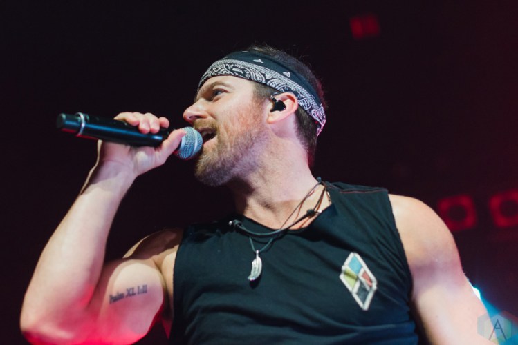 Kip Moore performs at the Fillmore in Detroit on December 8, 2016. (Photo: Jennifer Boris/Aesthetic Magazine)