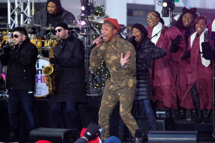 Pharrell Williams performs at the Rockefeller Center on December 9, 2016 in New York City during the Citi Concert Series. (Photo: D Dipasupil/Getty)
