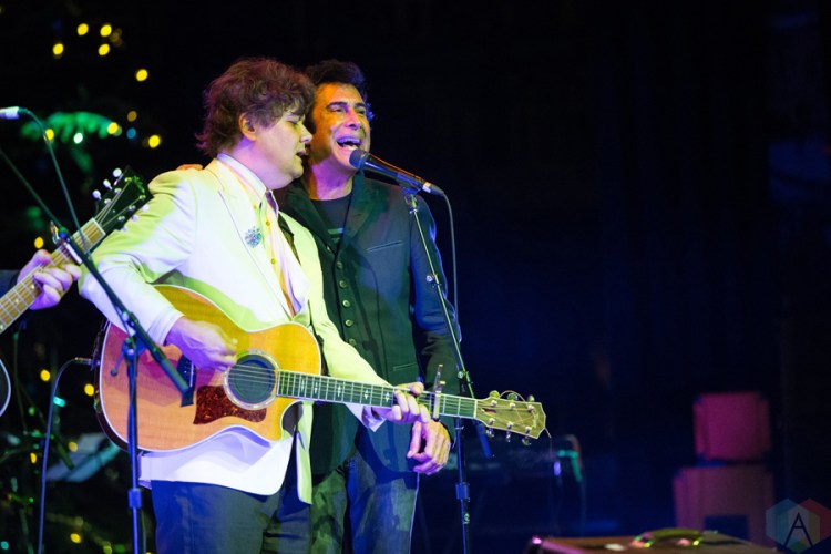 Ron Sexsmith performs at the 2016 Andy Kim Christmas Concert at the Queen Elizabeth Theatre in Toronto on December 7, 2016. (Photo: Brendan Albert/Aesthetic Magazine)
