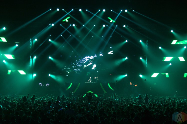 W&W performs at the Contact Winter Music Festival at BC Place in Vancouver on December 27, 2016. (Photo: Isaac Wray/Aesthetic Magazine)