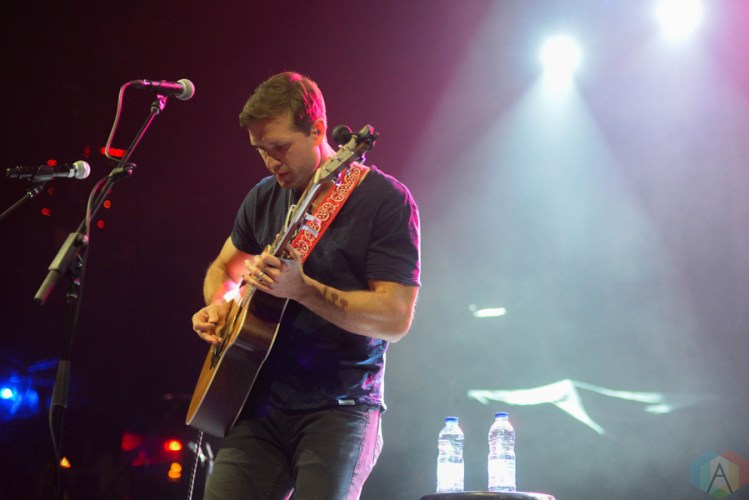 Walker Hayes performs at the Danforth Music Hall in Toronto on December 11, 2016. (Photo: Chloe Thomson/Aesthetic Magazine)