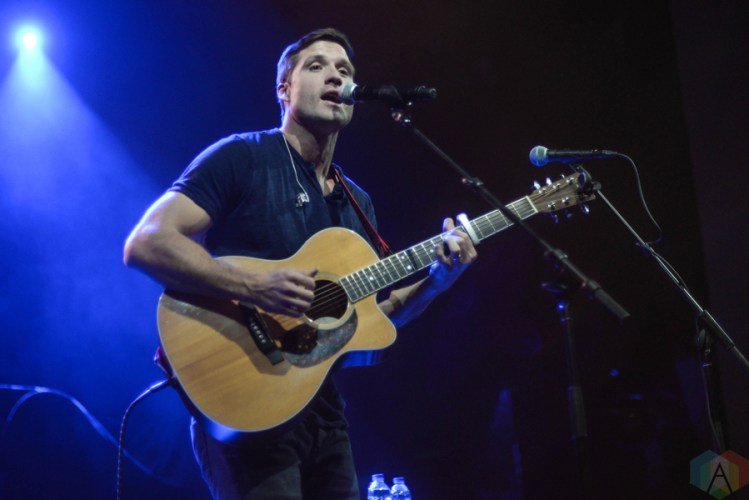 Walker Hayes performs at the Danforth Music Hall in Toronto on December 11, 2016. (Photo: Chloe Thomson/Aesthetic Magazine)
