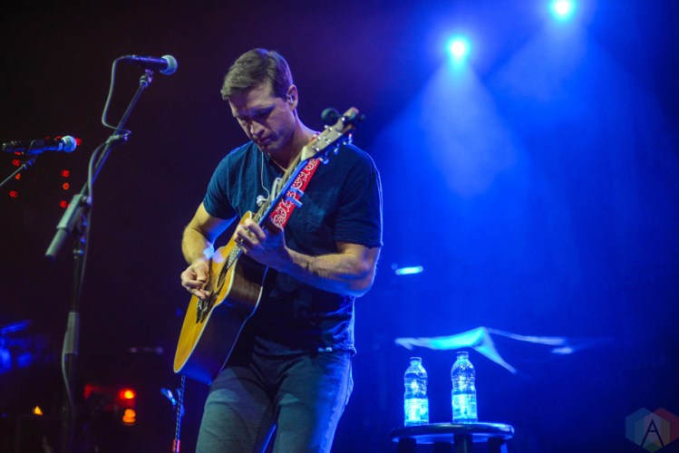 Walker Hayes performs at the Danforth Music Hall in Toronto on December 11, 2016. (Photo: Chloe Thomson/Aesthetic Magazine)