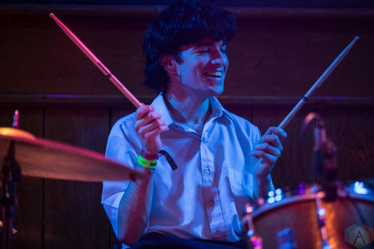 Hoops performs at Schubas Tavern in Chicago on January 11, 2017. (Photo: Brigid Gallagher/Aesthetic Magazine)